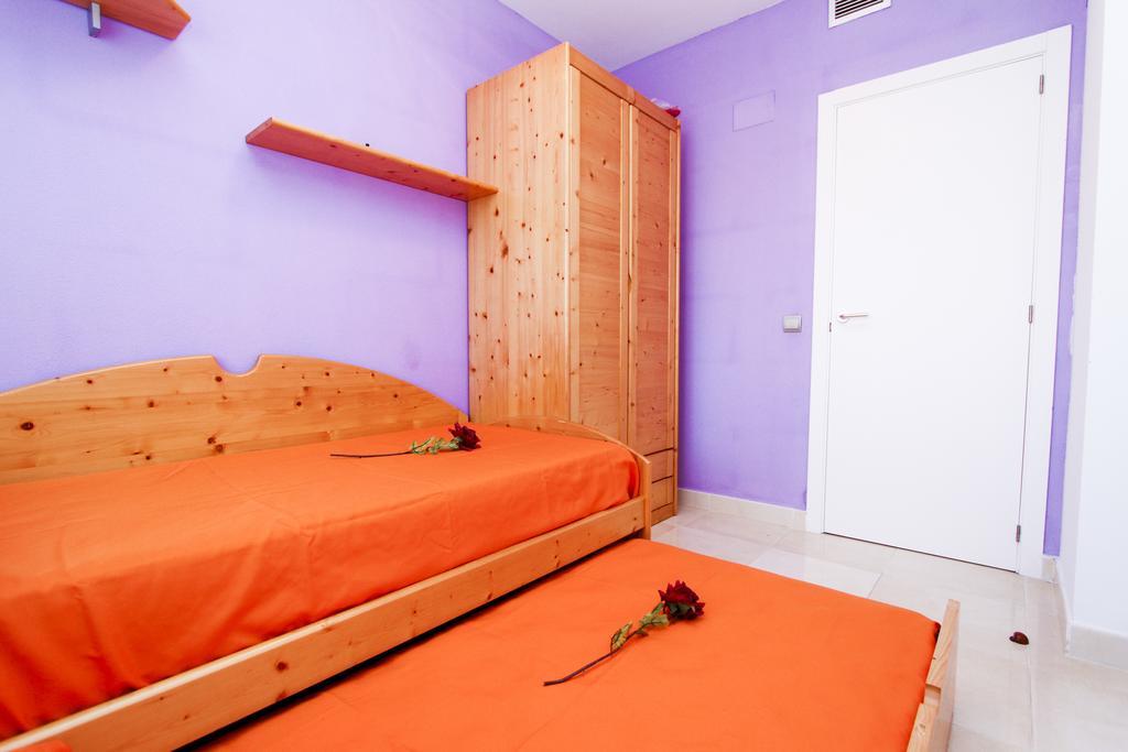 Apartamento J Tramuntana Planet Costa Dorada Salou Habitación foto