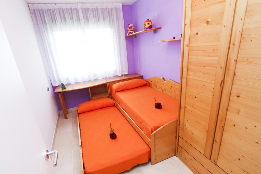 Apartamento J Tramuntana Planet Costa Dorada Salou Habitación foto