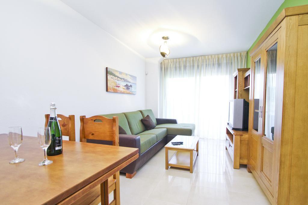 Apartamento J Tramuntana Planet Costa Dorada Salou Habitación foto